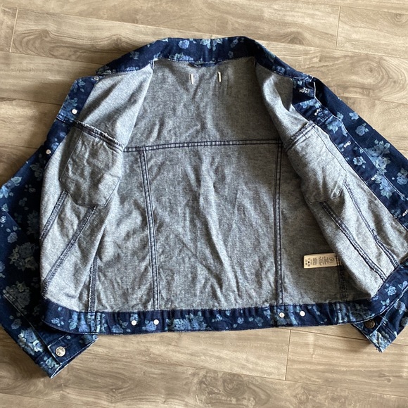 Floral Jean Jacket - Ladies Medium - Picture 3 of 9